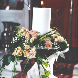 Λαμπάδες Γάμου με σομόν τριαντάφυλλα και φυλλώματα εισαγωγής