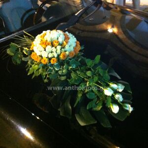 Στολισμός Αυτοκινήτου Γάμου με τριαντάφυλλα σε μοναδική σύνθεση