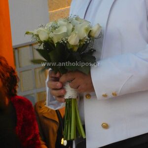 Μπουκέτο Γάμου με λευκές κάλλες και τριαντάφυλλα